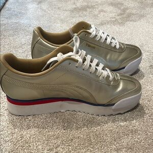 Puma Roma Amor Mixmetal Platform  Womens Gold Sneakers Casual Shoes 372246-01